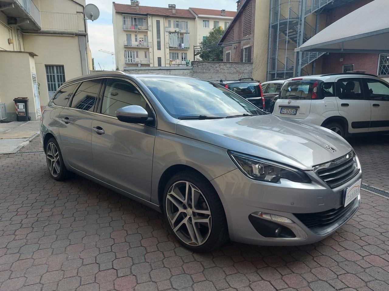 Peugeot 308 Allure 1.6 Blue HDI 120 SW