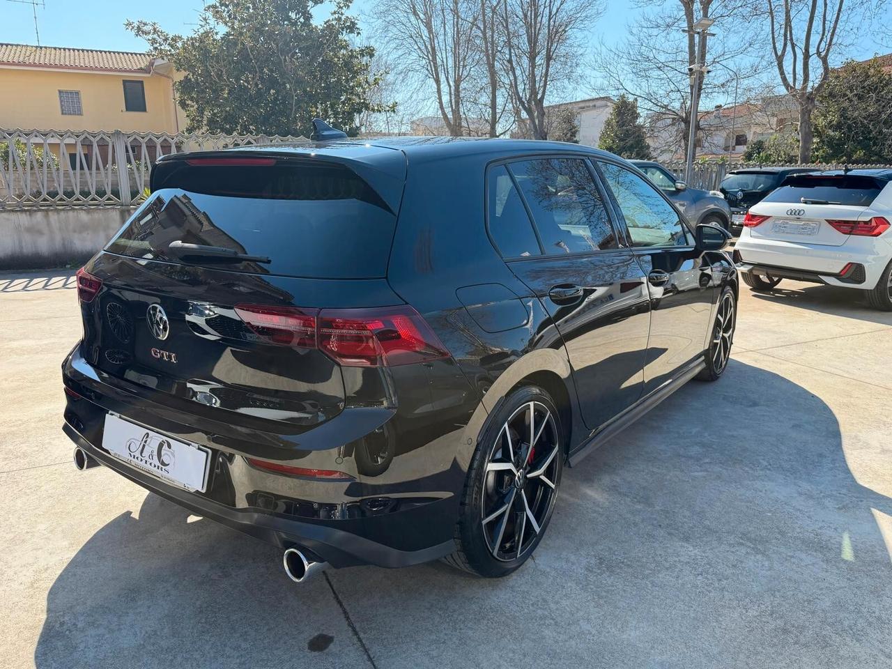 Volkswagen Golf 2.0 TSI GTI DSG