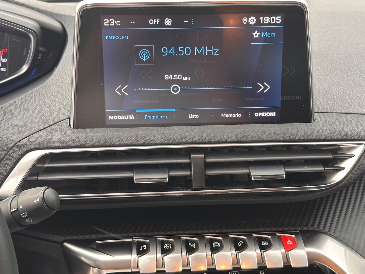 Peugeot 5008 2023 1.5 130 Pack !Soli 48 Mila Km!