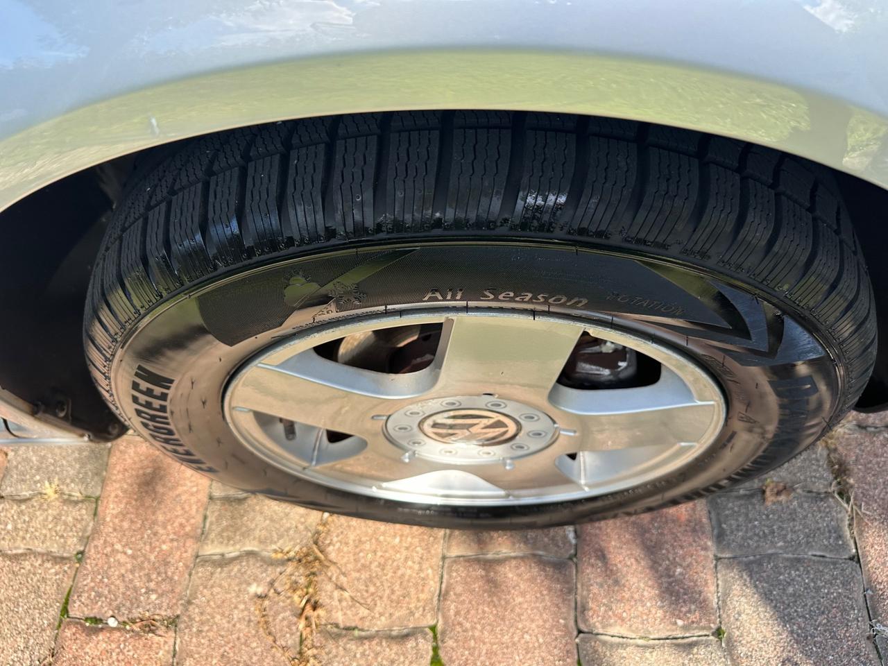 Volkswagen Golf 1.6 benz 2000