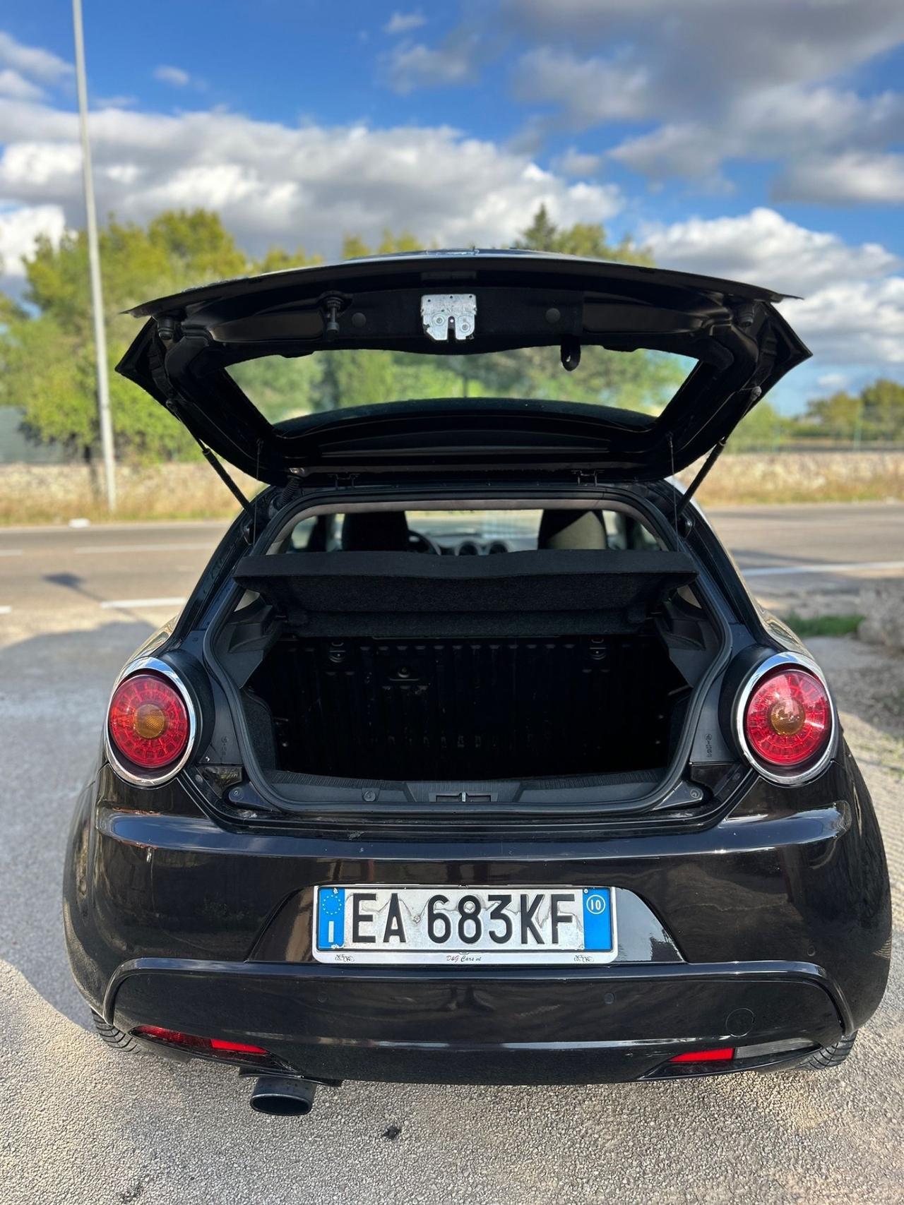 Alfa Romeo MiTo Distinctive-2010