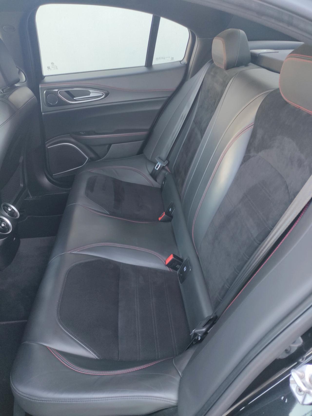 Alfa Romeo Giulia 2.9 T V6 Quadrifoglio