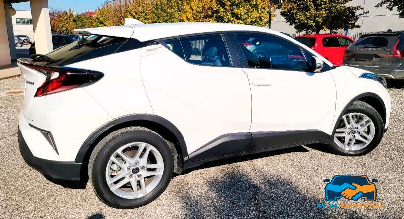 Toyota C-HR 1.8h Business e-cvt
