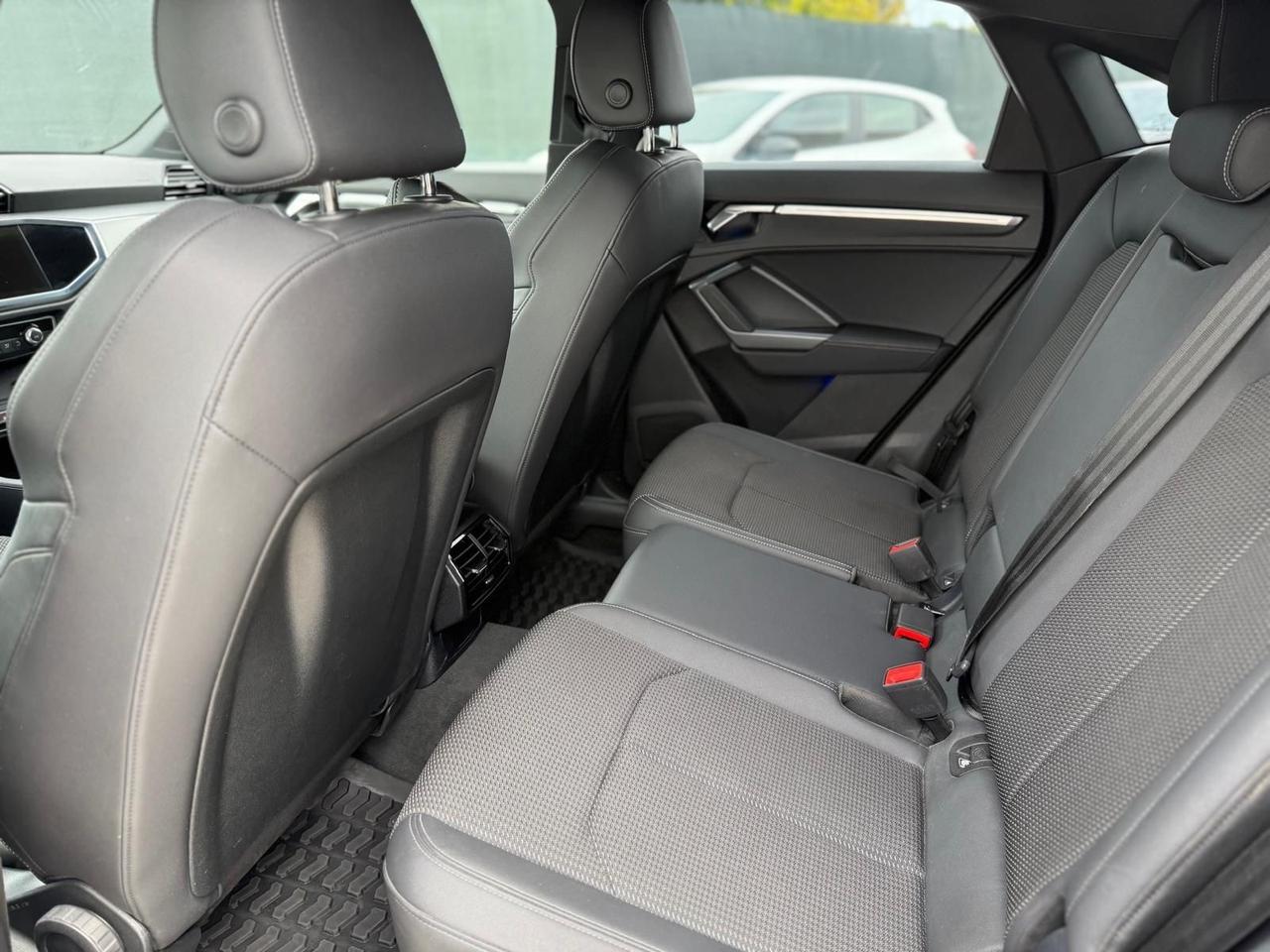 Audi Q3 Sportback S-tronic 35 TDI 2.0 Sline 150cv 2024