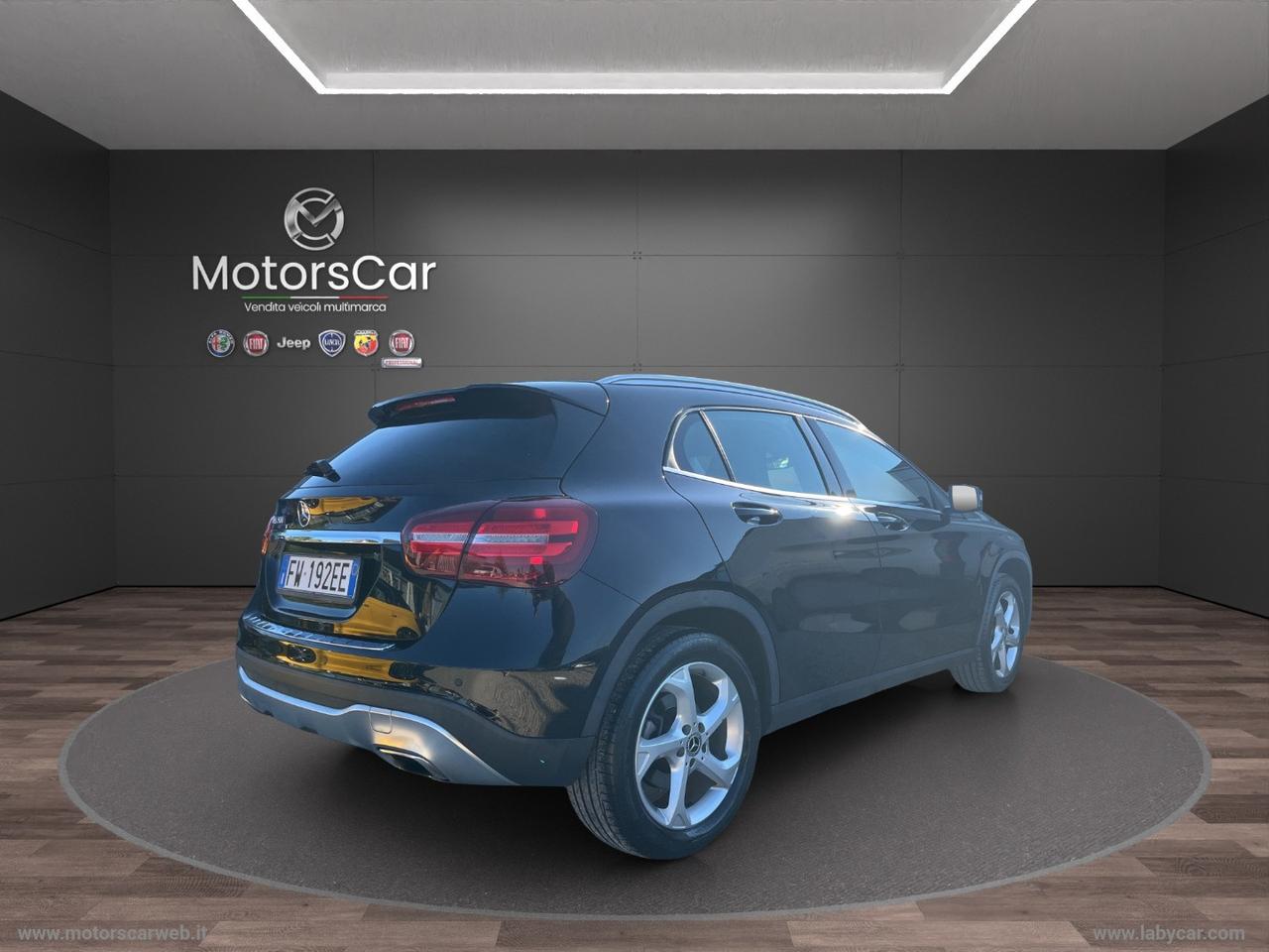 MERCEDES-BENZ GLA 200 Sport