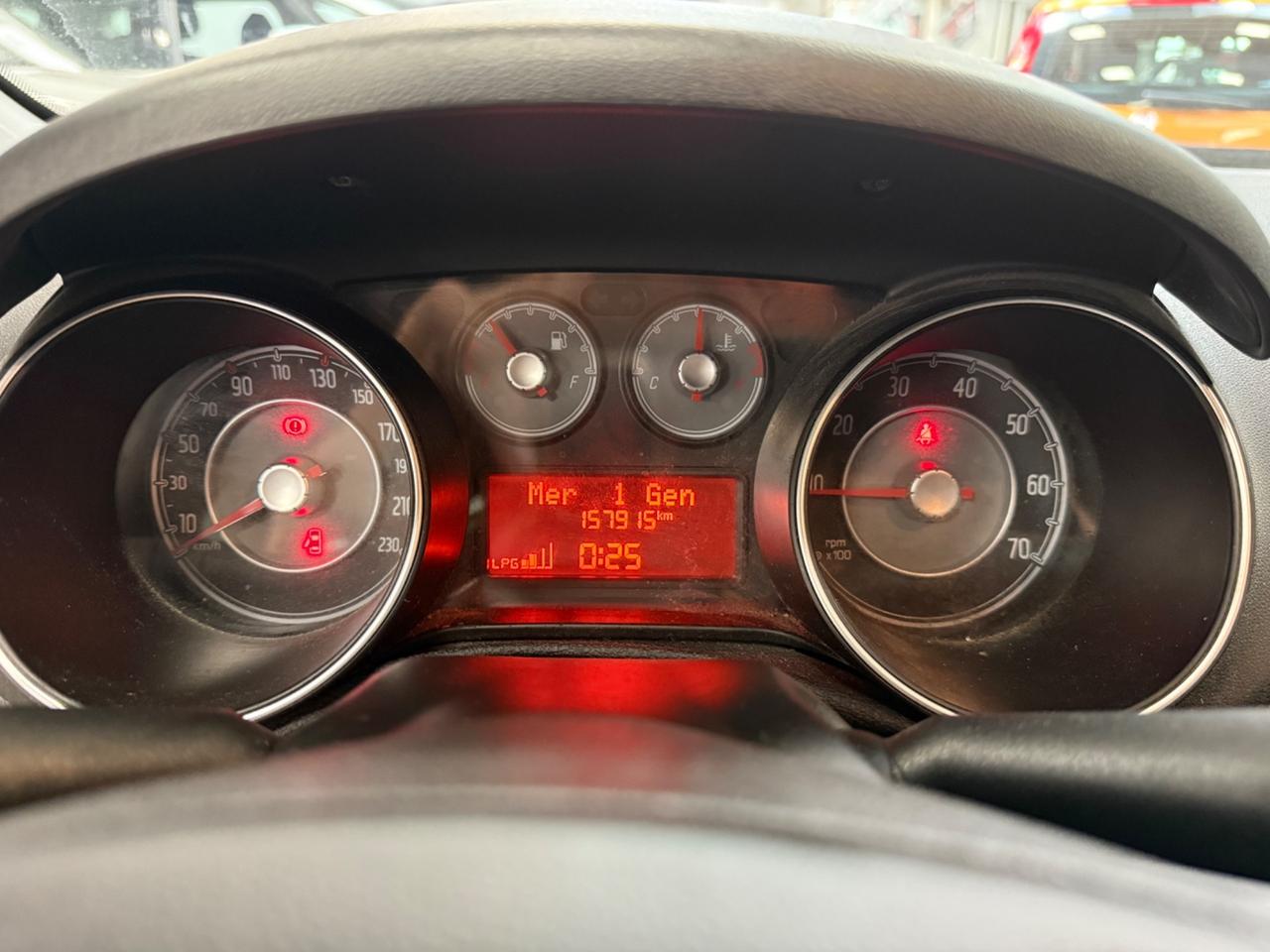Fiat Punto 1.4 8V 5 porte Easypower Young 75CV Ok Neopatentati