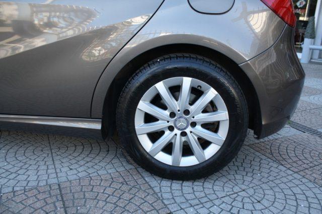 MERCEDES-BENZ A 200 Sport