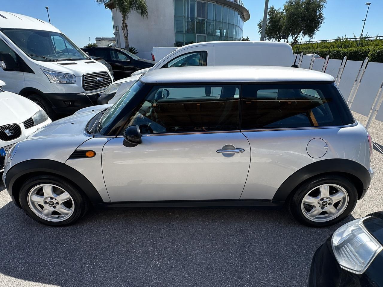 Mini 1.4 16V One Chili