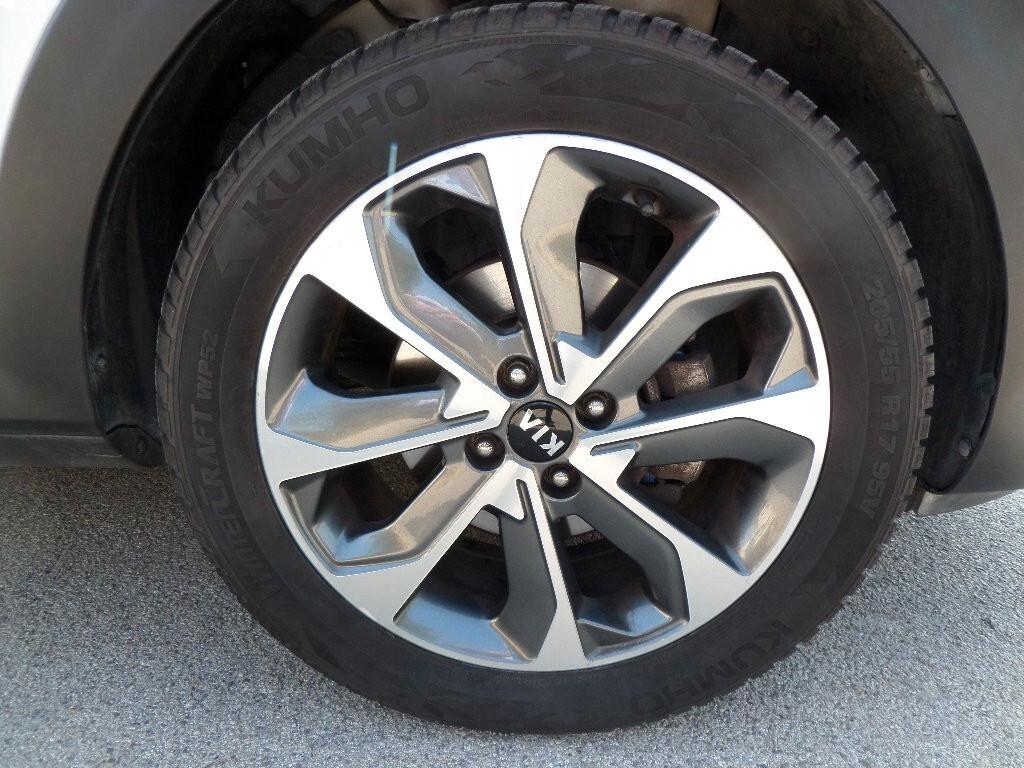 KIA STONIC 1.4 MPI ECOGPL STYLE - Navi-CarPlay-Park-Camera-Cerchi 17"