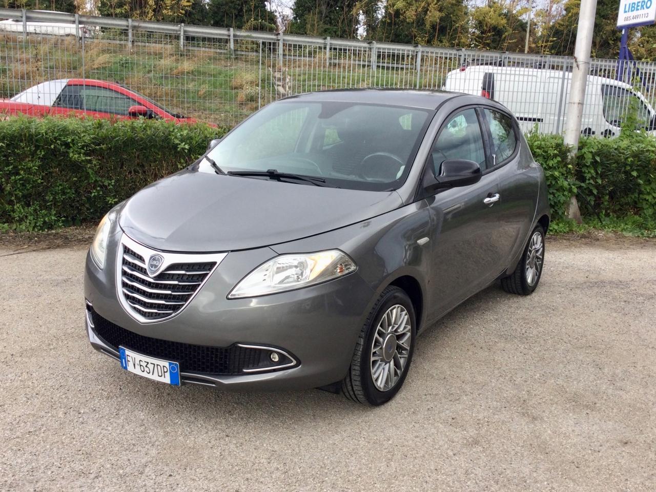 Lancia Ypsilon 1.2 69 CV 5 porte Platinum