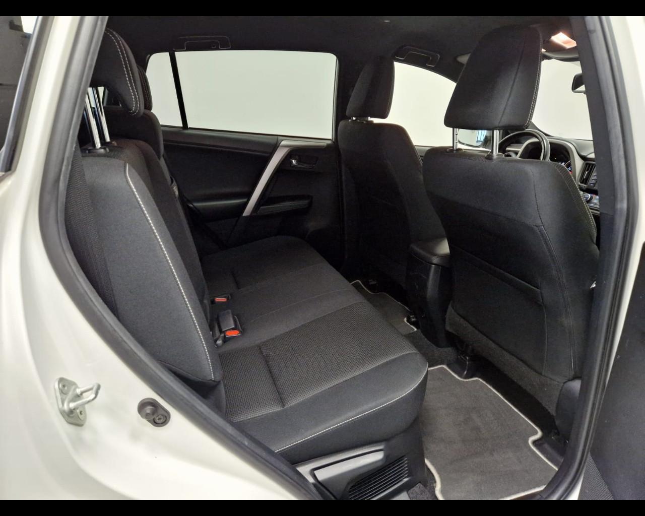 TOYOTA Rav4 IV - Rav4 2.5 vvt-i h Style 2wd e-cvt my17