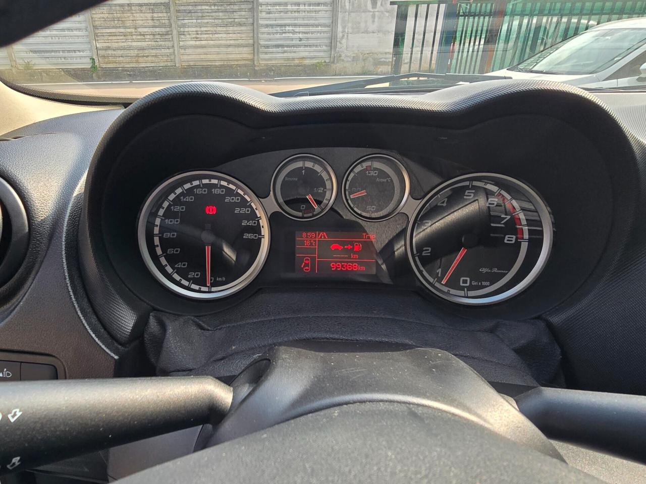 Alfa Romeo MiTo 1.4BENZ 78CV Urban 99000KM-2018