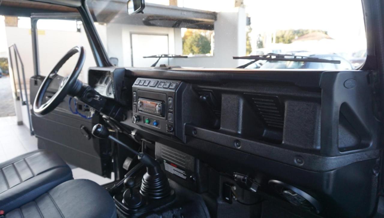 Land Rover Defender 110 2.5 Td5 cat S.W. S