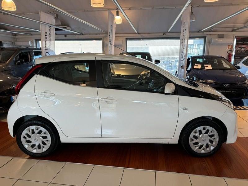 Toyota Aygo Connect 1.0 VVT-i 72 CV 5 porte x-play