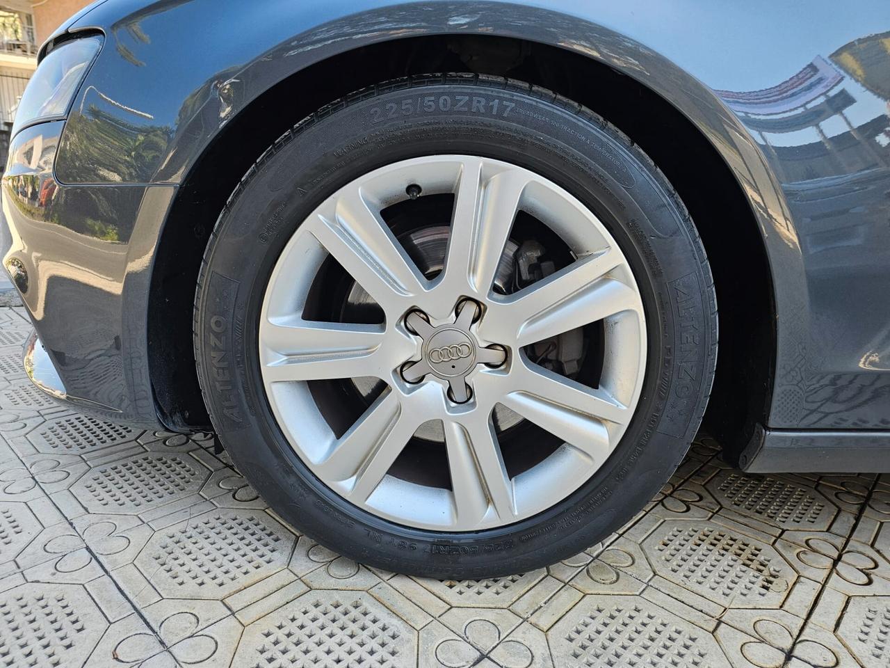 Audi A4 2.0 TDI 143CV S-Line
