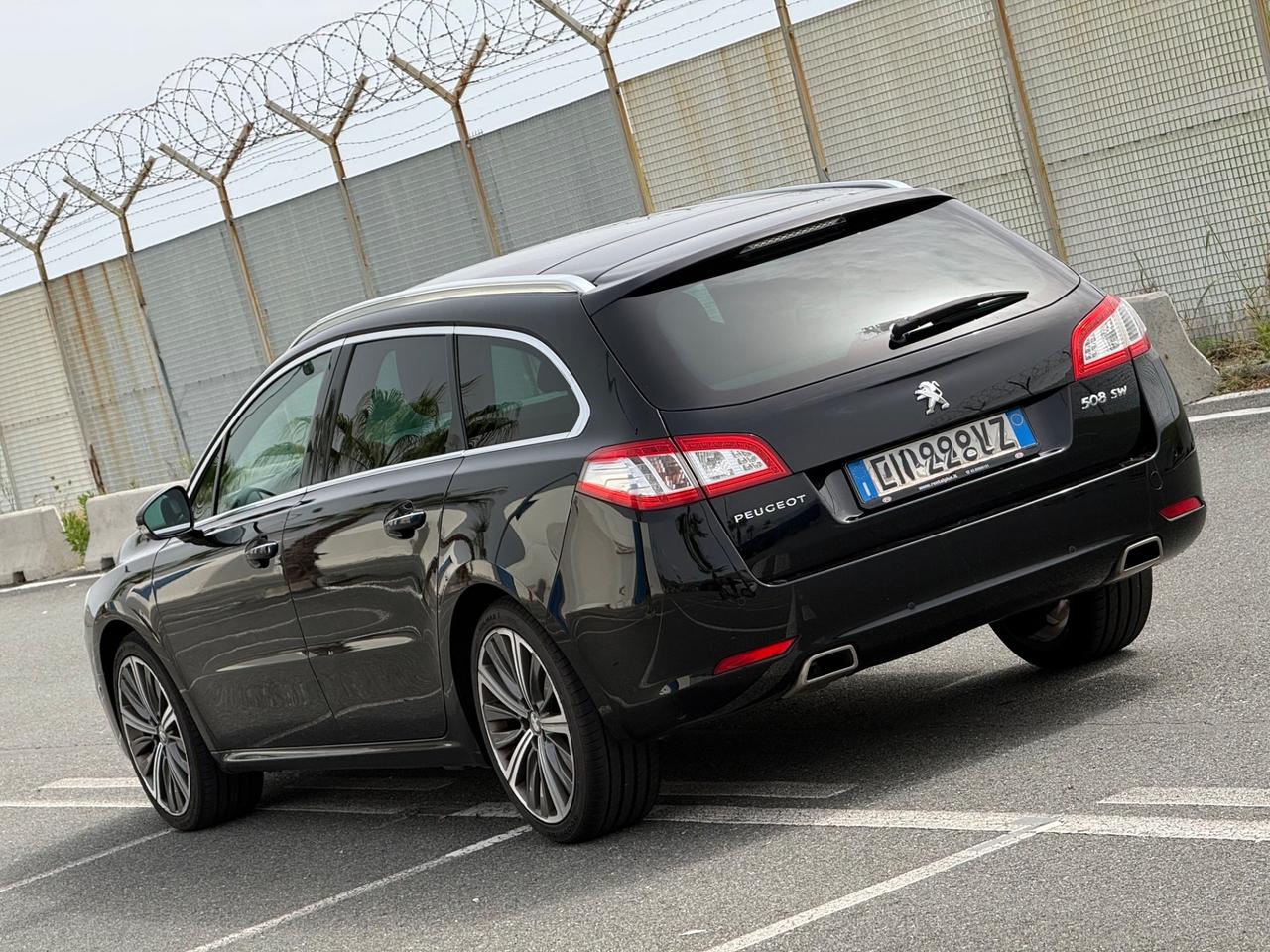 Peugeot 508 2.2 HDi 204CV-GT LINE-FULL-PERMUTABILE