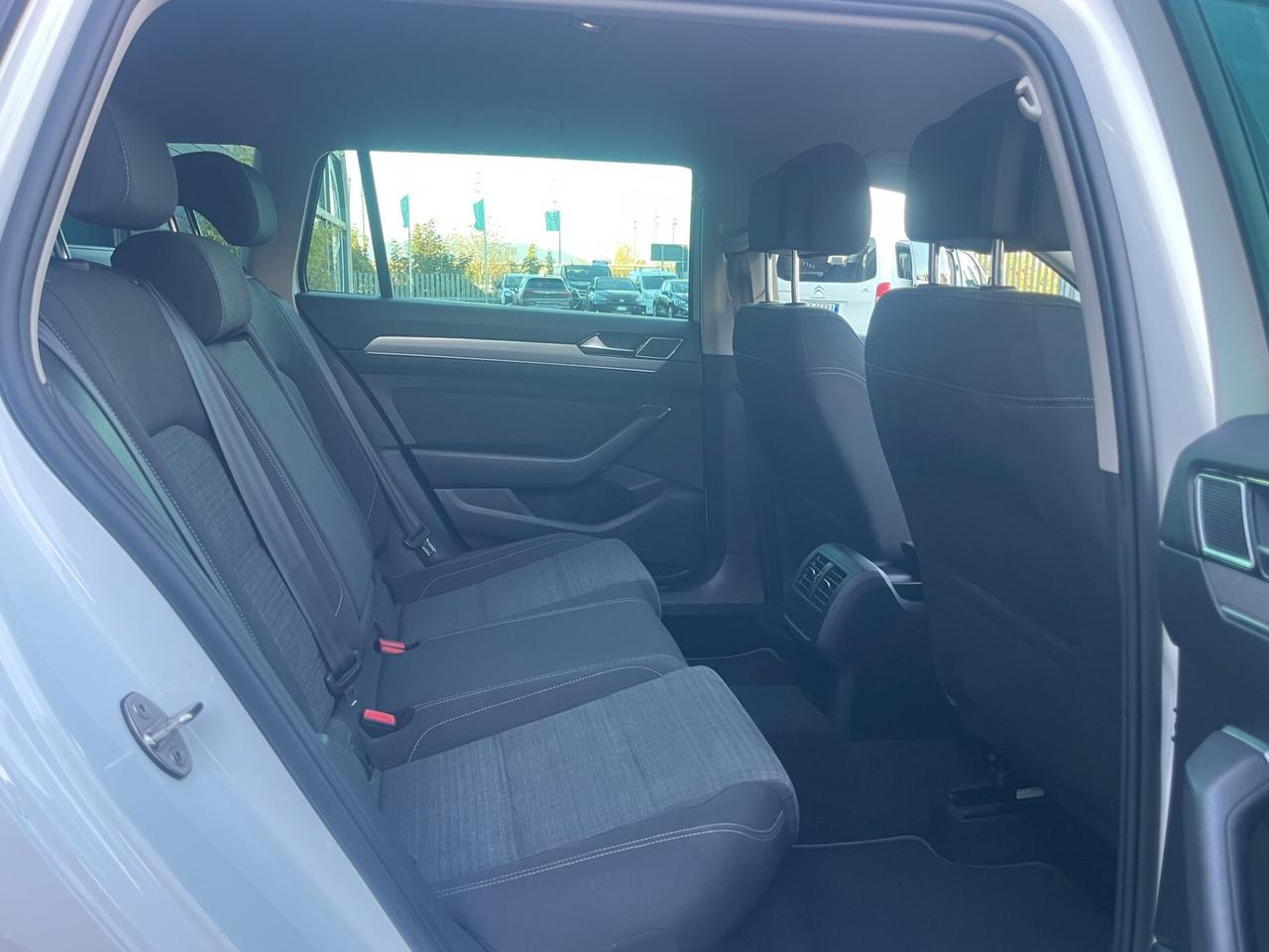 Volkswagen Passat Variant 1.6 TDI DSG Euro 6D-Temp