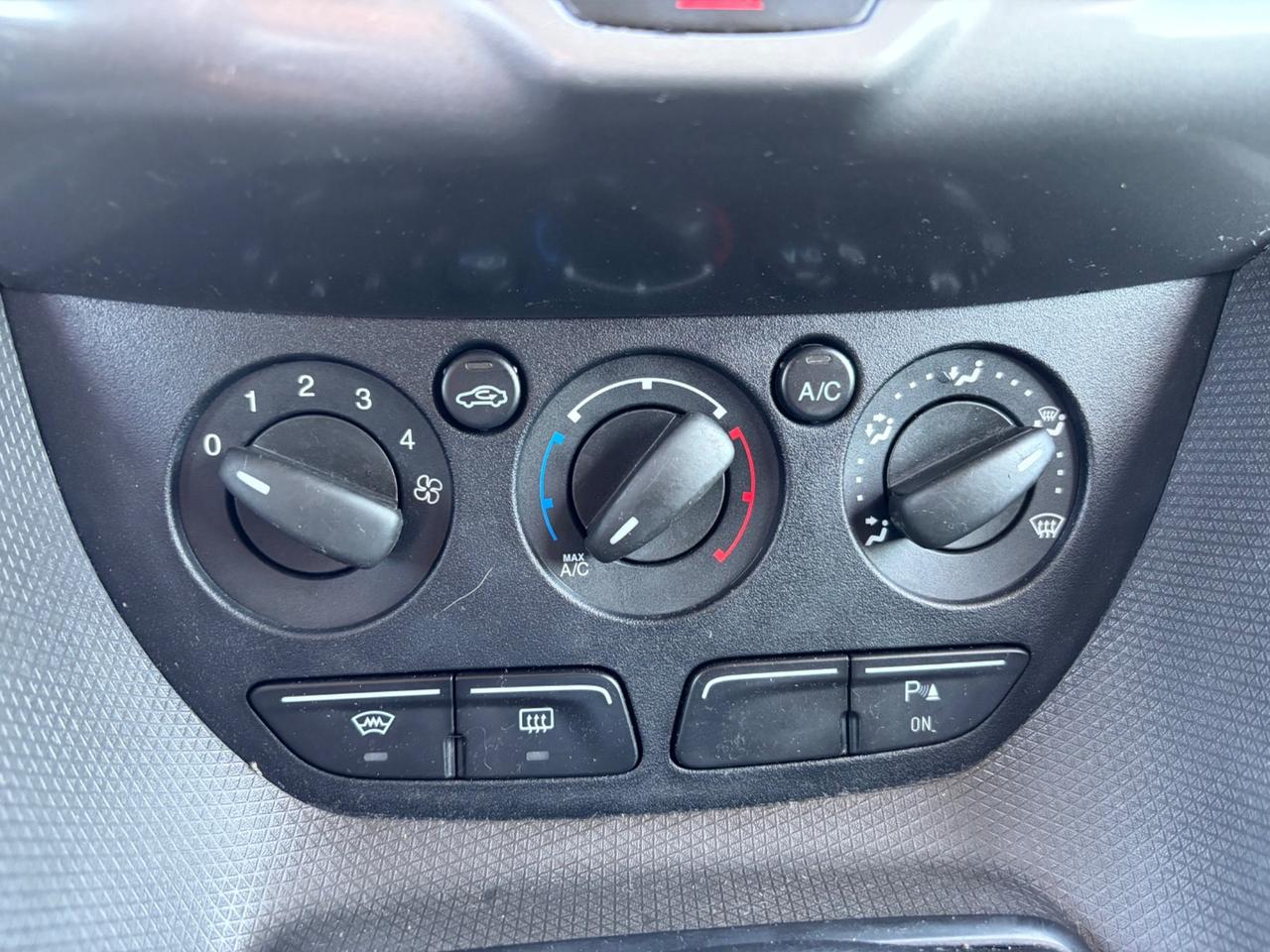 Ford Transit Connect 200 1.6 TDCi 115CV PC Furgone Trend