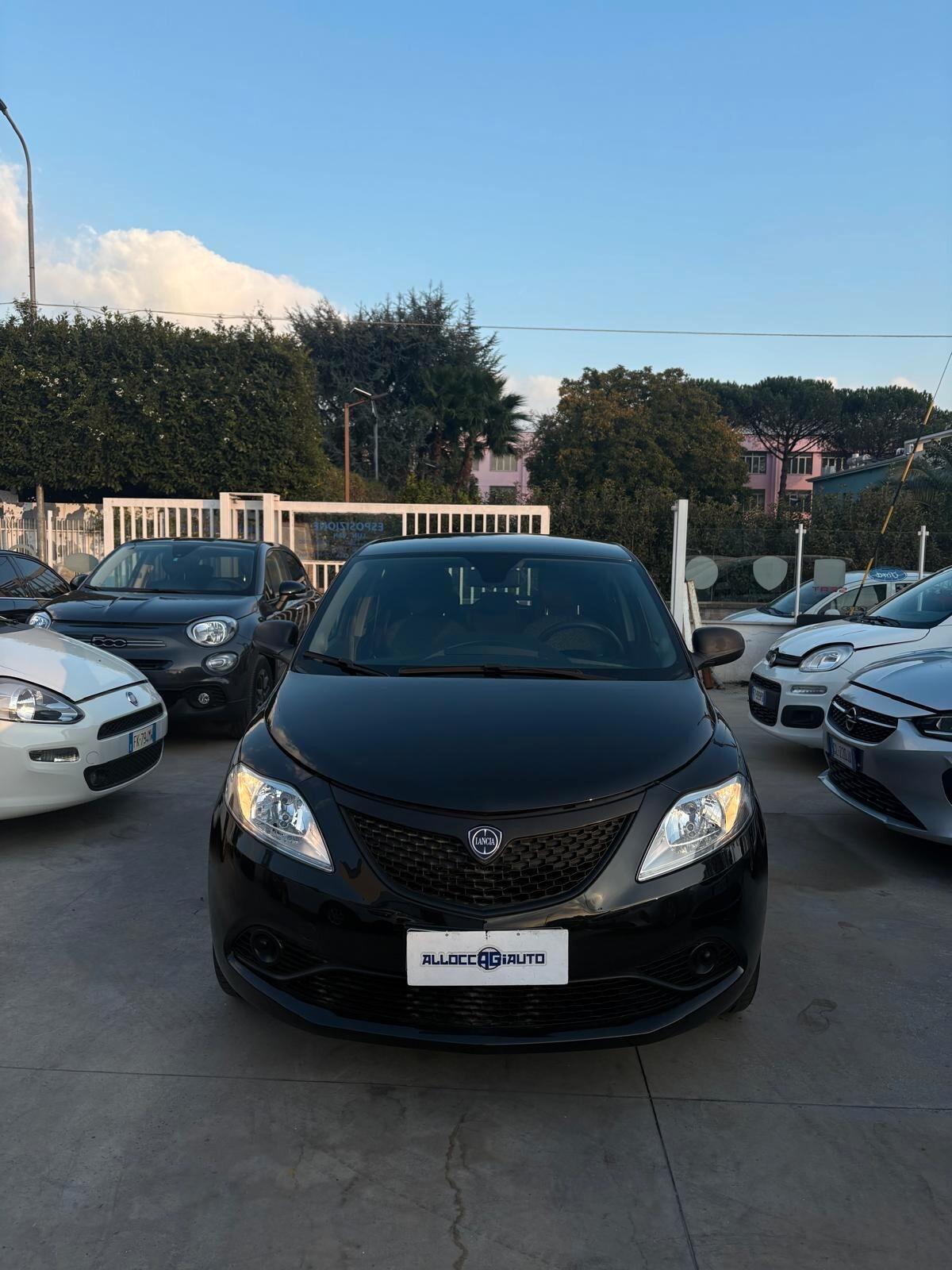 Lancia Ypsilon 1.2 69 CV 5 porte GPL Ecochic Elefantino Blu