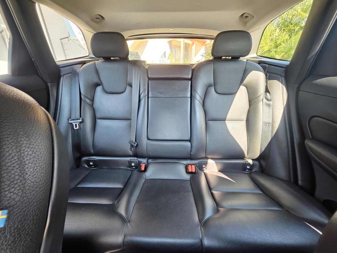 Volvo XC 60 XC60 B4 (d) AWD Geartronic Inscription