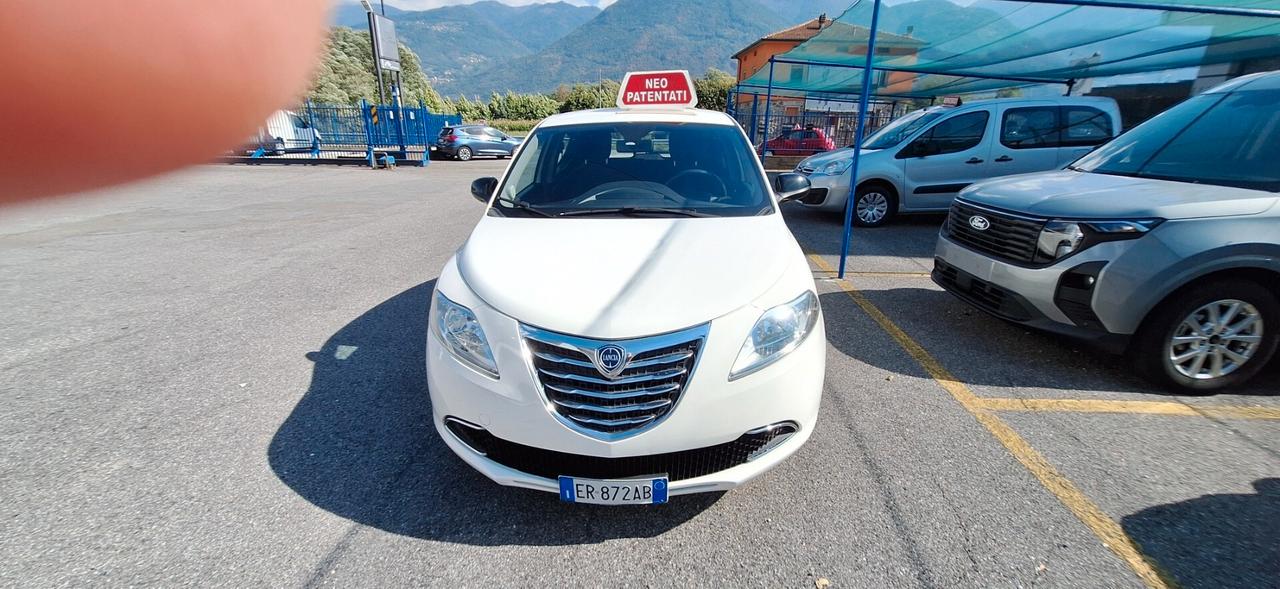 Lancia Ypsilon 1.2 69 CV 5 porte Gold