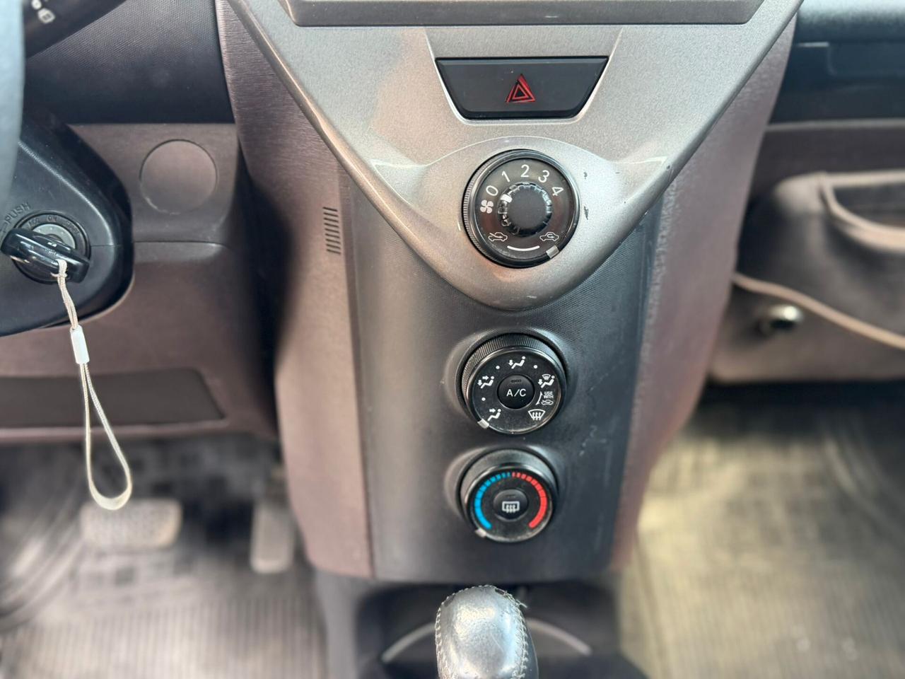 Toyota iQ 1.0 Cambio Automatico