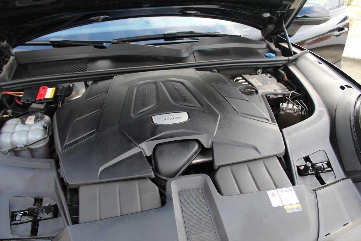 PORSCHE - Cayenne Coupe'