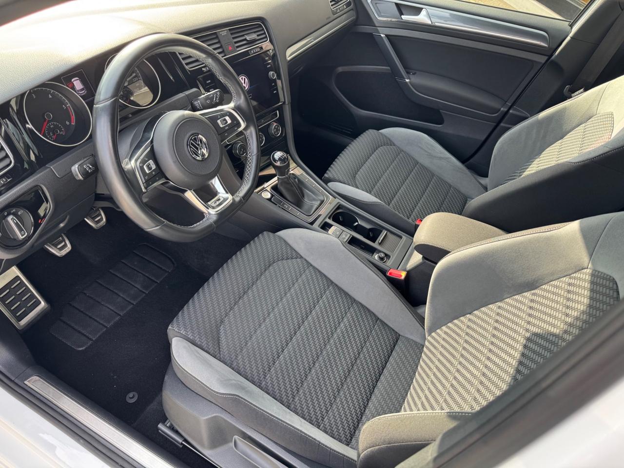 Vw Golf 2.0 TDI - R.LINE - FARI LED - 2019