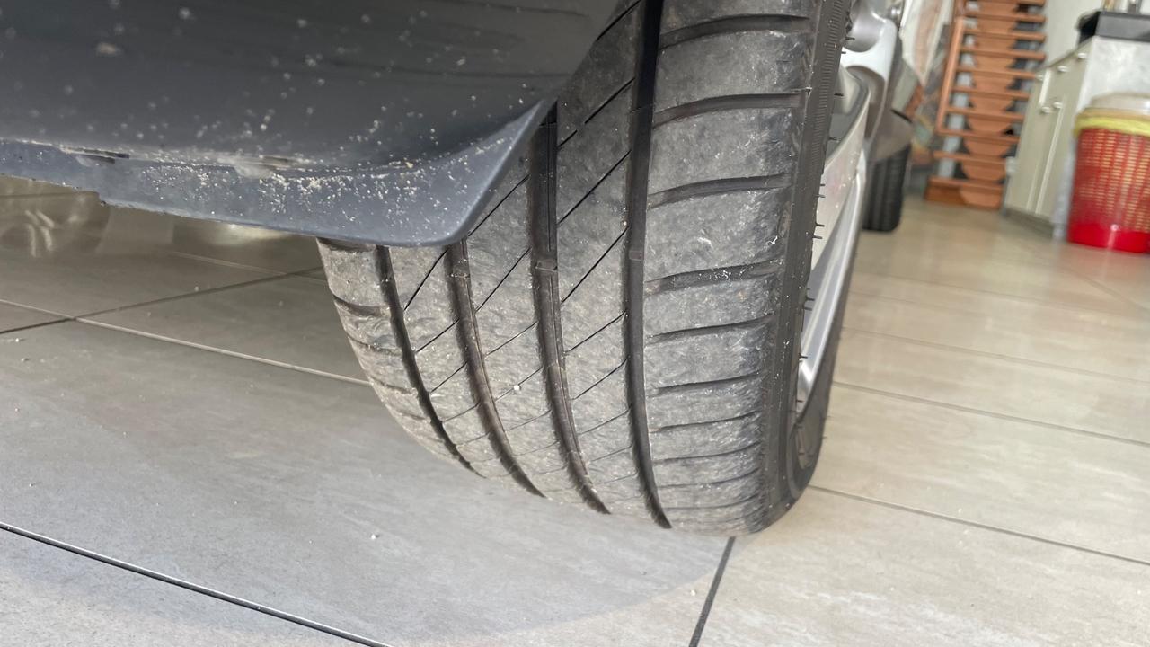 Peugeot 2008 1.6 e-HDi 115 CV Stop&Start Allure