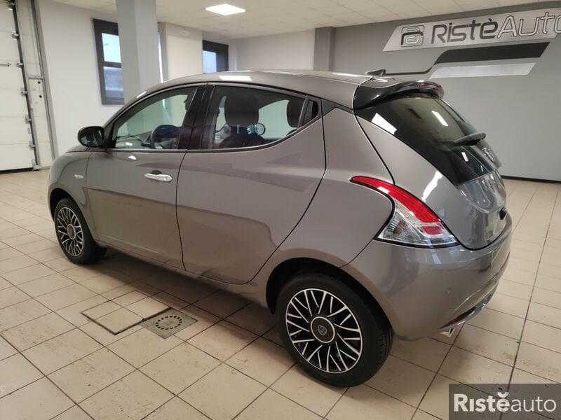Lancia Ypsilon 1.0 FireFly 5 porte S&S Hybrid Platino