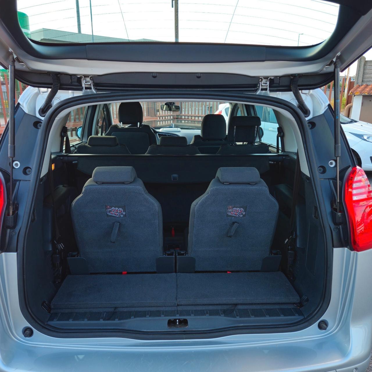 Peugeot 5008 1.6 HDi 115CV Business