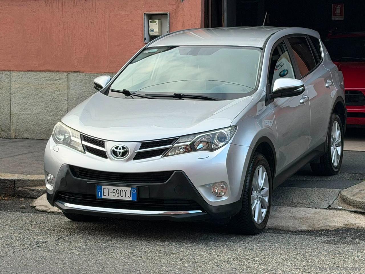 TOYOTA RAV4 2.0 D-4D 4WD