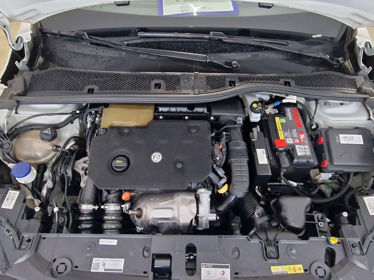 PEUGEOT 208 1.5 GT-LINE