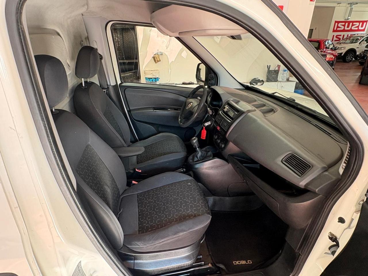 FURGONE FIAT DOBLO DIESEL 1.6 CV 105 Km 196.085 Certificati