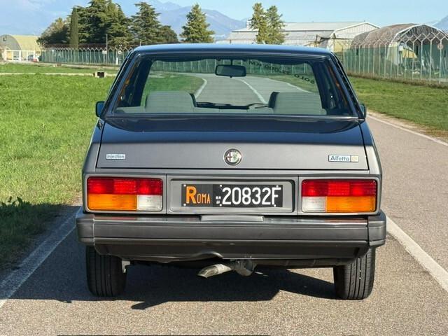 Alfa Romeo Alfetta Quadrifoglio Oro 2.0i "SOLO 32.000 KM"