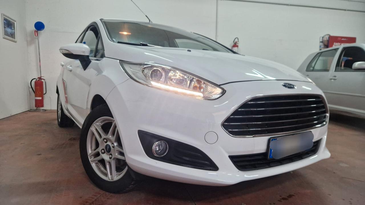 Ford Fiesta 1.6 TDCi 95CV 5 porte Titanium st line vignale active