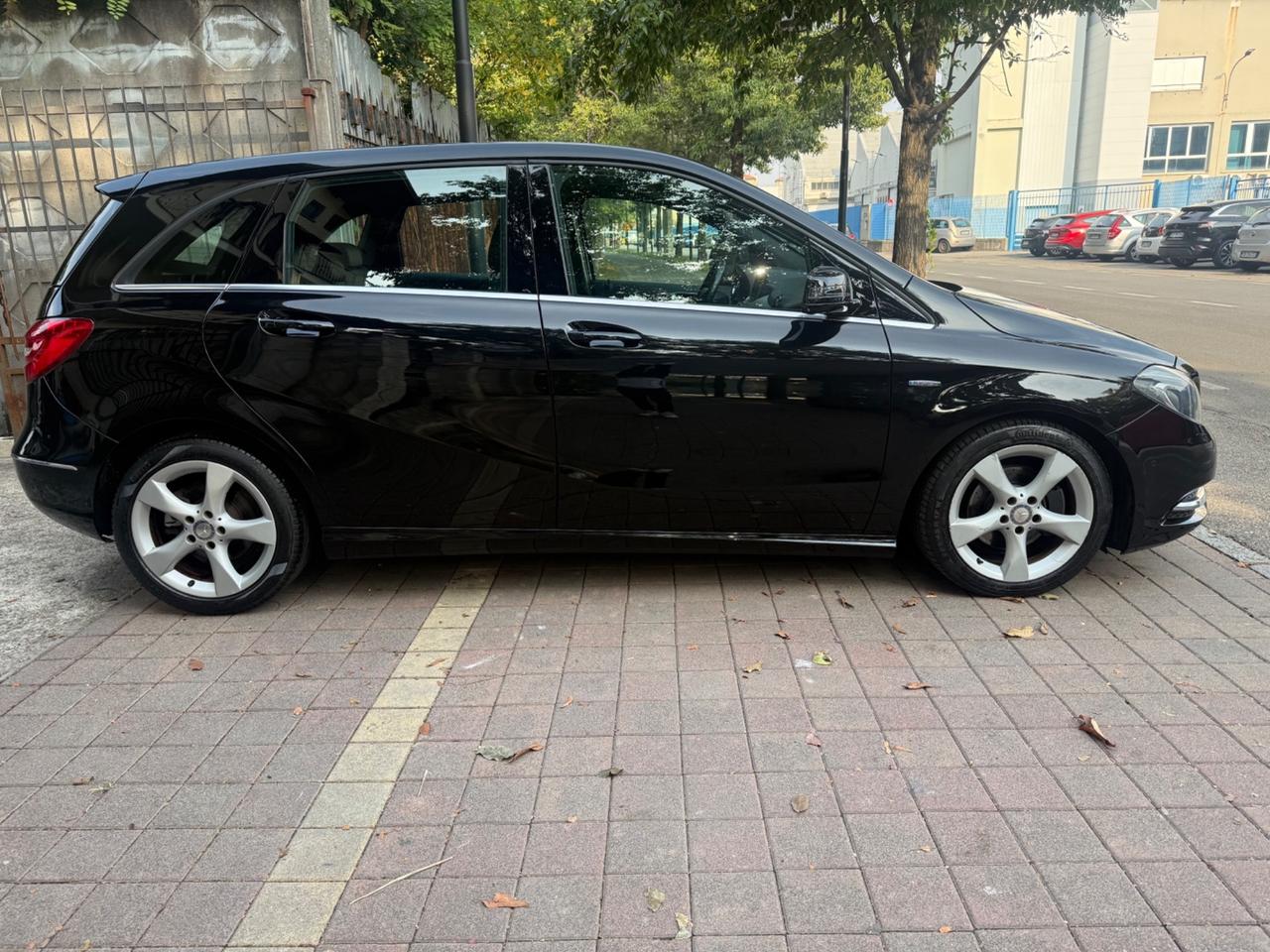 Mercedes-benz B 180 BlueEFFICIENCY Premium