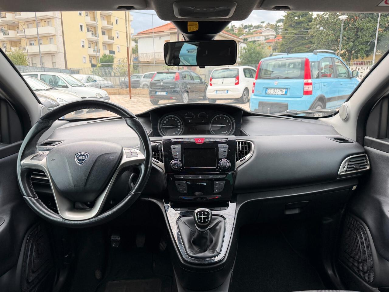 Lancia Ypsilon 1.2 69 CV 5 porte GPL Ecochic Platinum