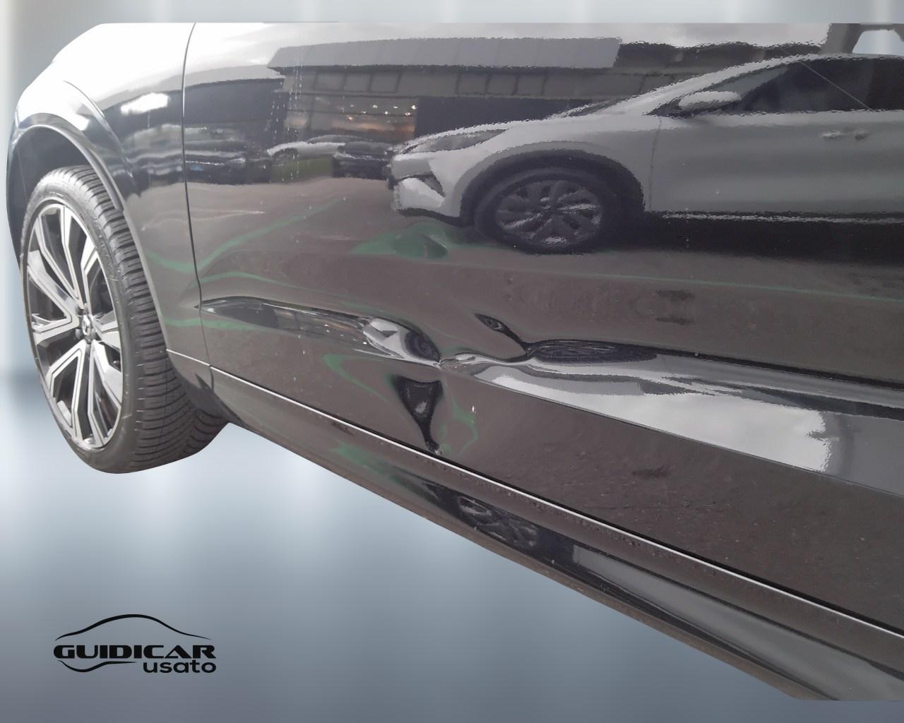 VOLVO XC60 II 2022 - XC60 2.0 b4 Plus Dark awd auto
