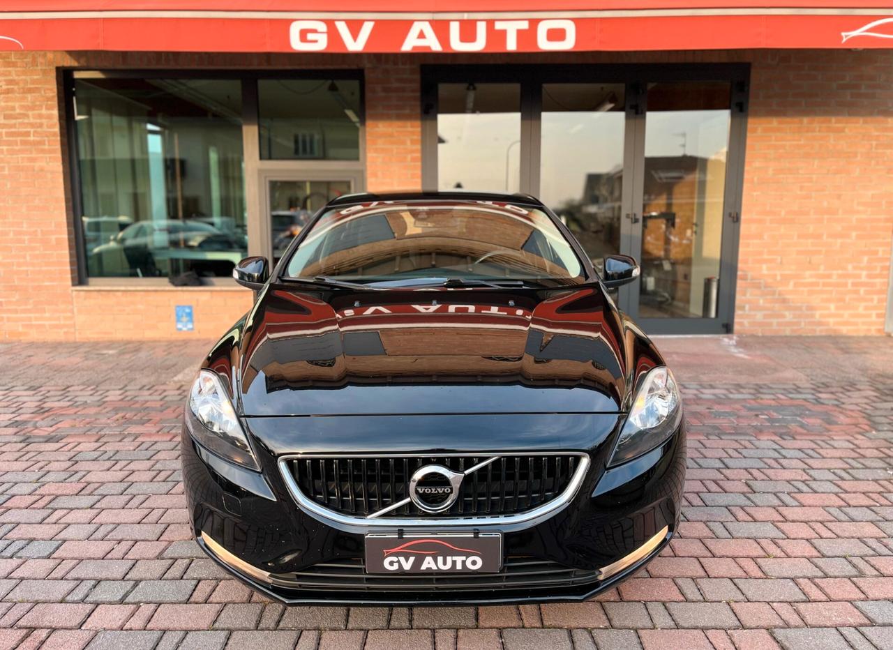 Volvo V40 D2 MOMENTUM