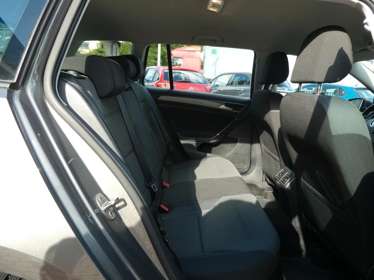 Volkswagen Golf Variant 1.6 TDI 105 CV DSG Comfortline ok neopatentati