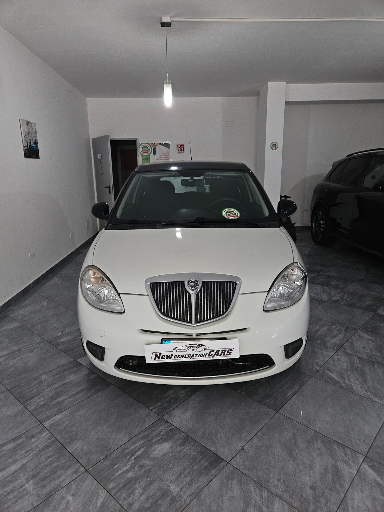 Lancia Ypsilon 1.3 MJT 75 CV Diva