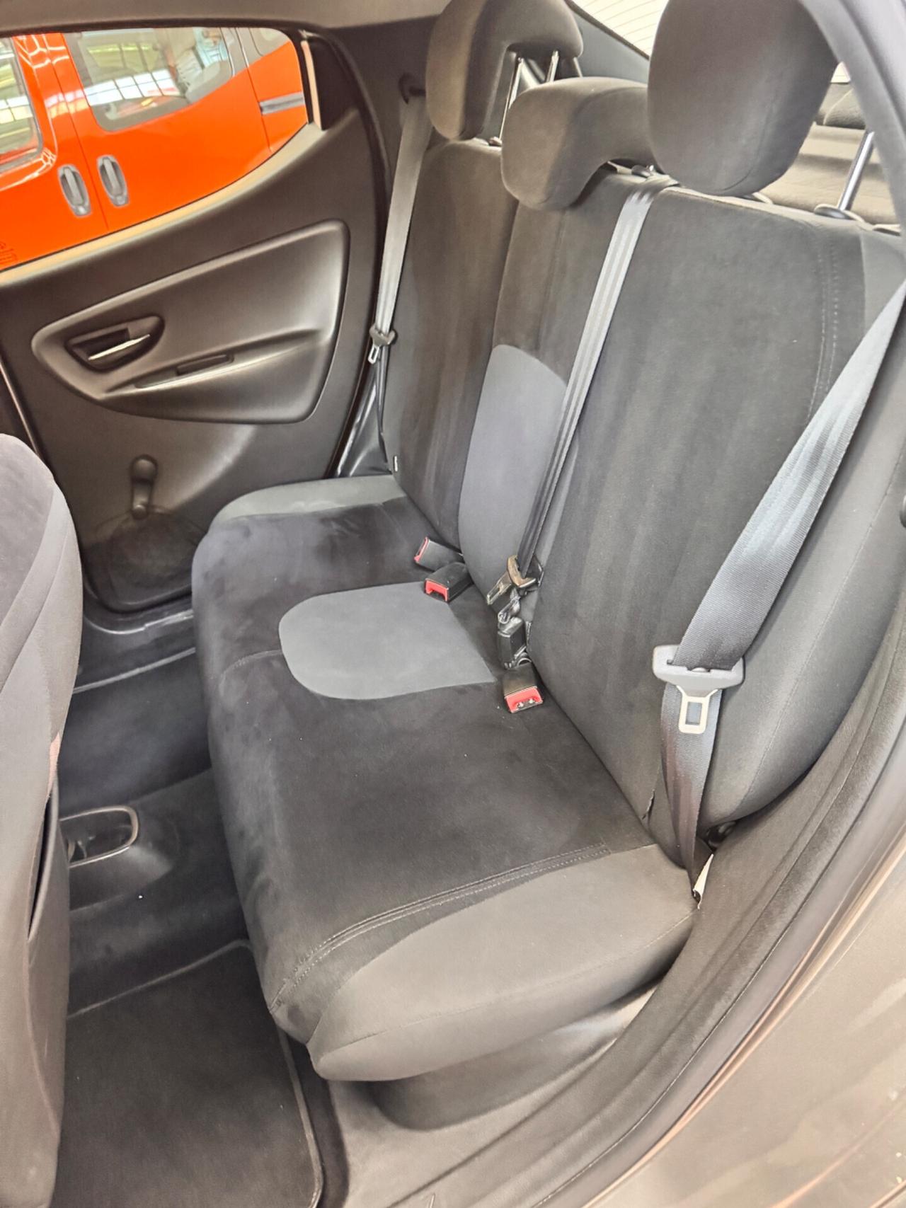 Lancia Ypsilon 1.2 69 CV 5 porte Platinum