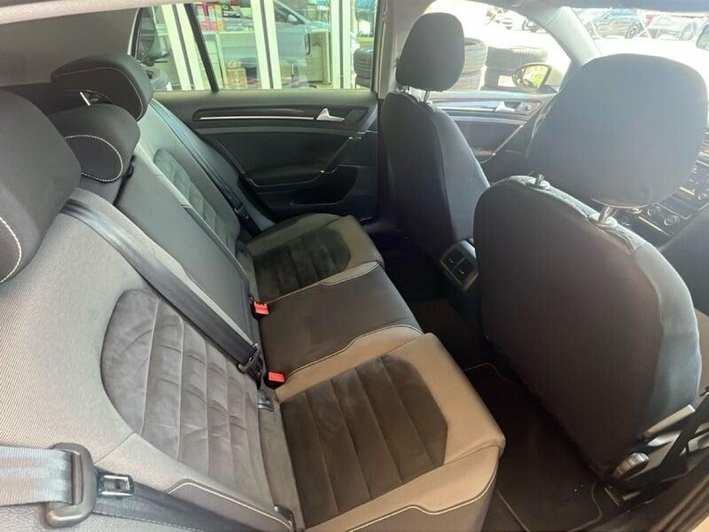 Volkswagen Golf 1.6 TDI Highline BlueM. Tech 4Motion