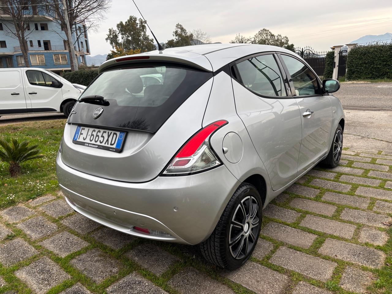Lancia Ypsilon 1.2 69CV GPL Ecochic Gold-2017