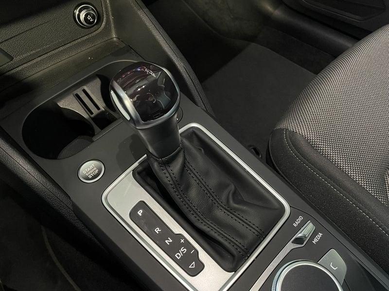 Audi Q2 Q2 35 TFSI S tronic Identity Black