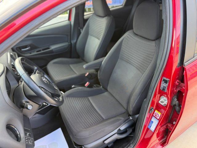 TOYOTA Yaris 1.5 Hybrid PARI AL NUOVO
