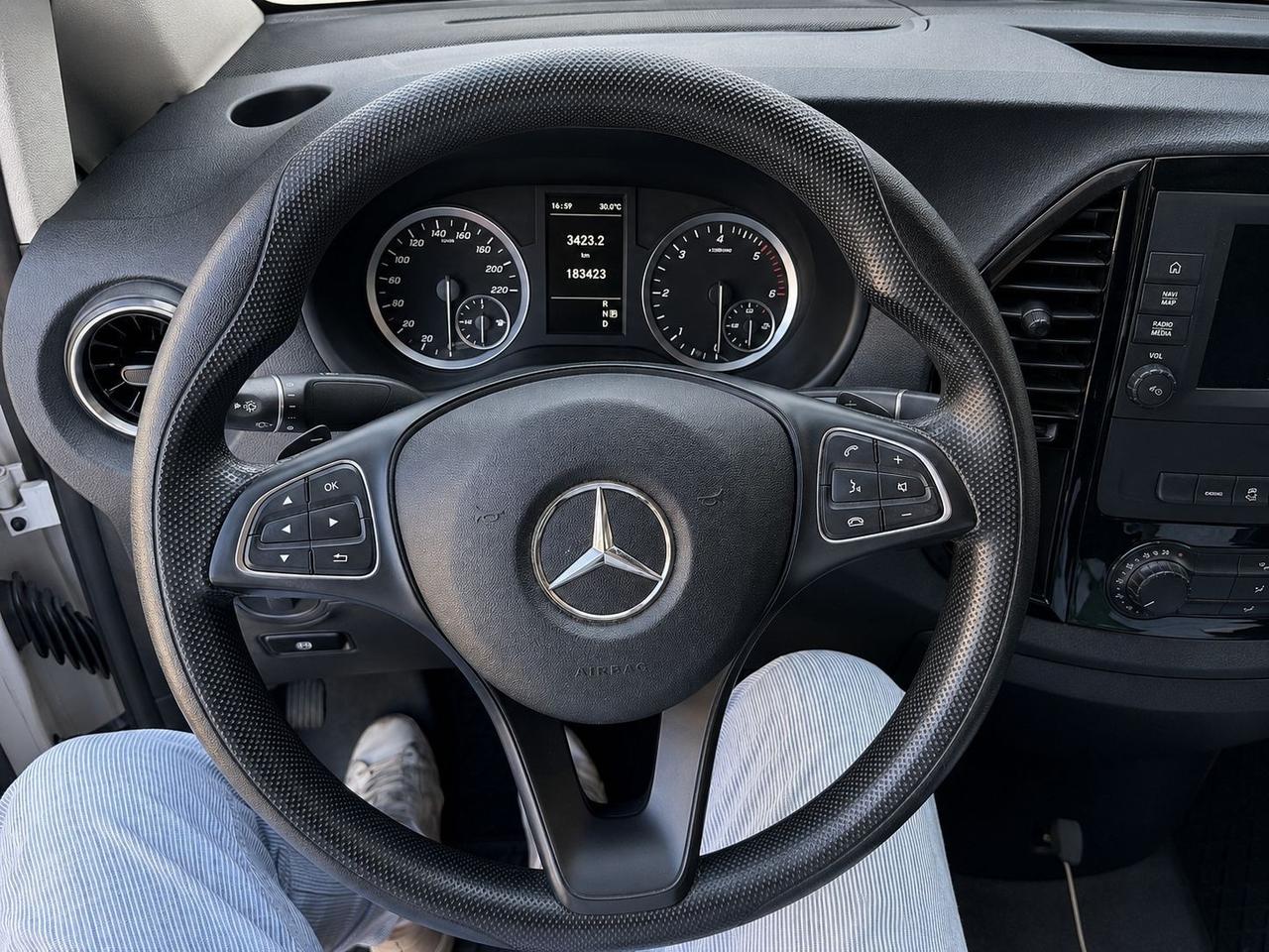 Mercedes Benz