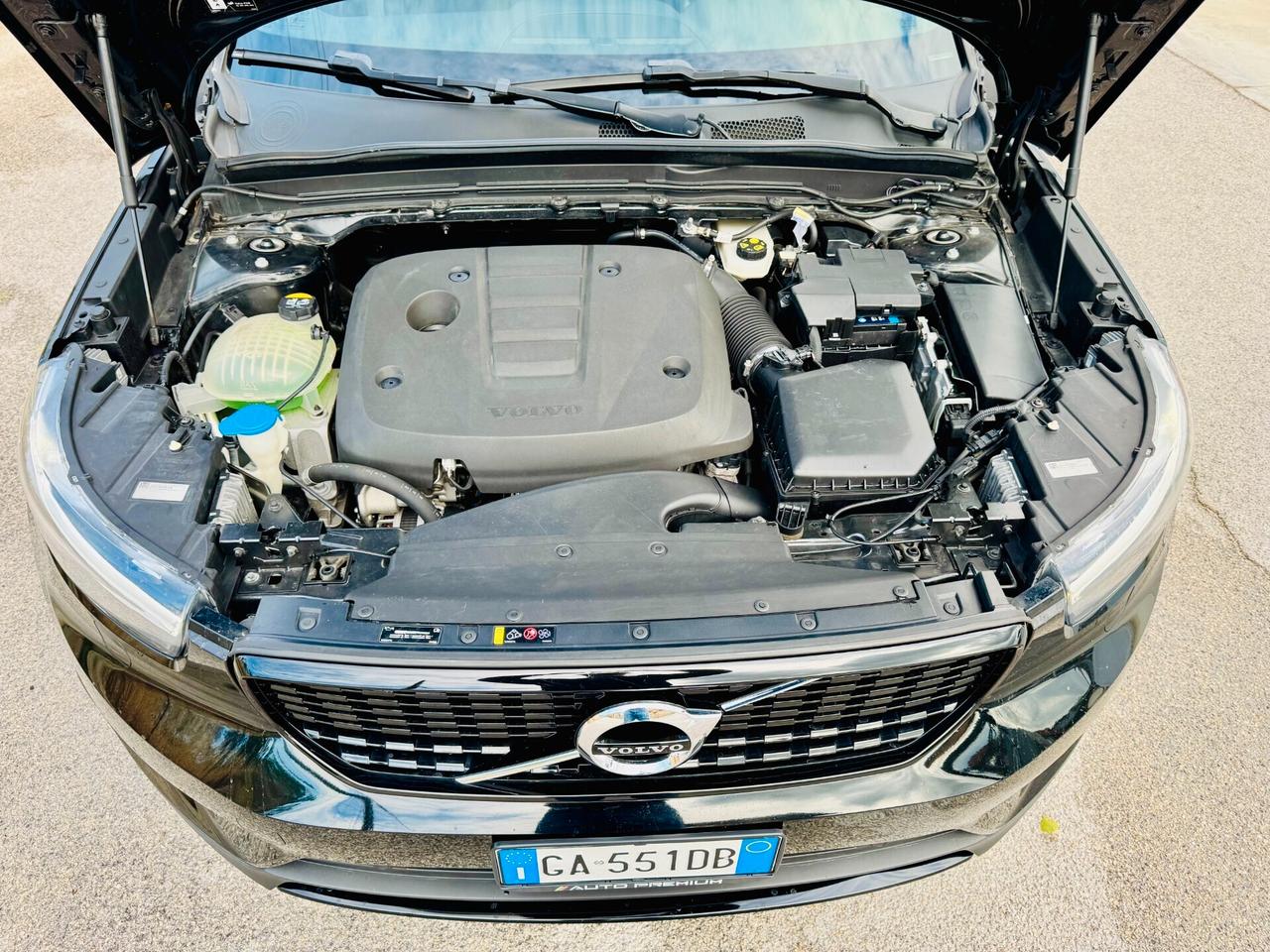 Volvo XC40 D3 R-design CarPlay / LED / RetroCam.