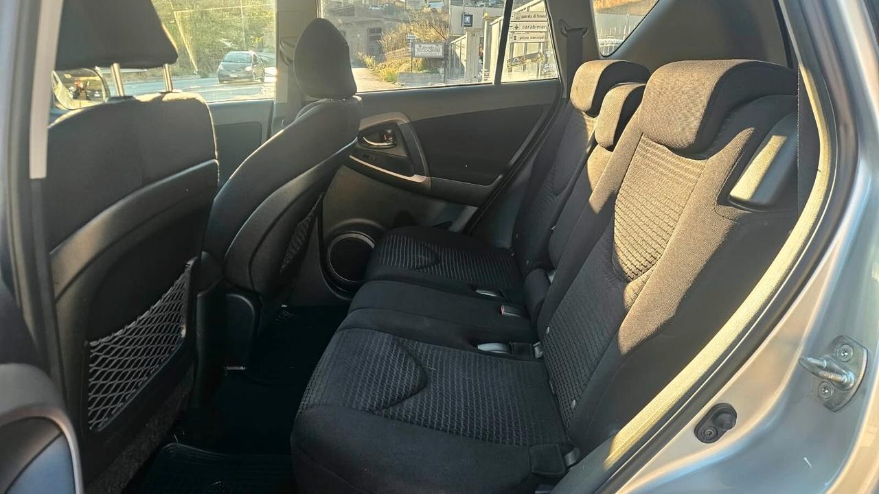 Toyota RAV4 2.2 D-4D 136 CV Luxury